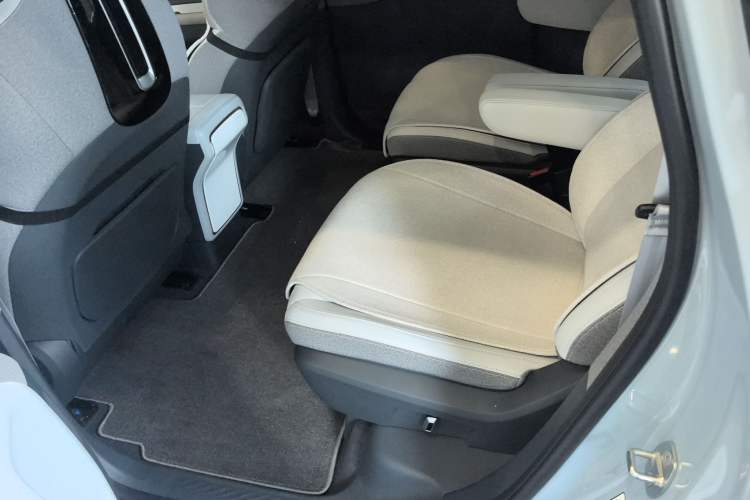 Used ARCFOX Kaola 2023 Family Edition Left Rear Seat