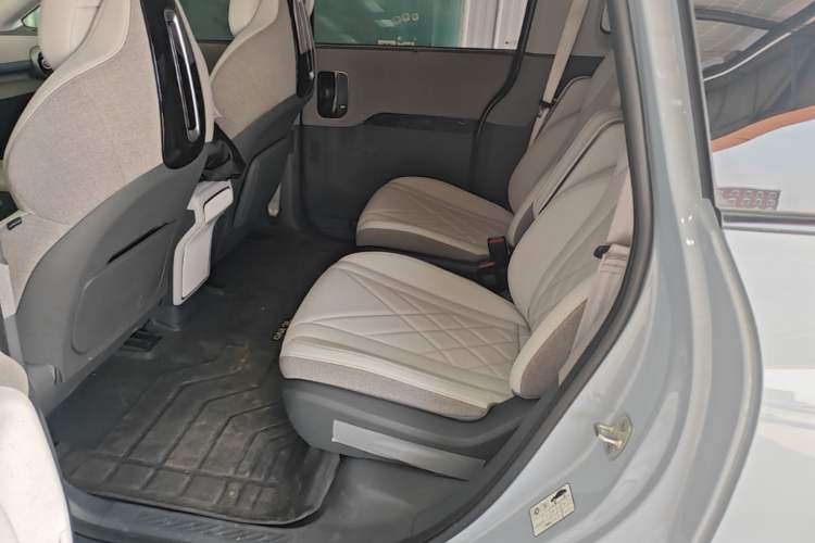 Used ARCFOX Kaola 2023 Family Edition Left Rear Seat