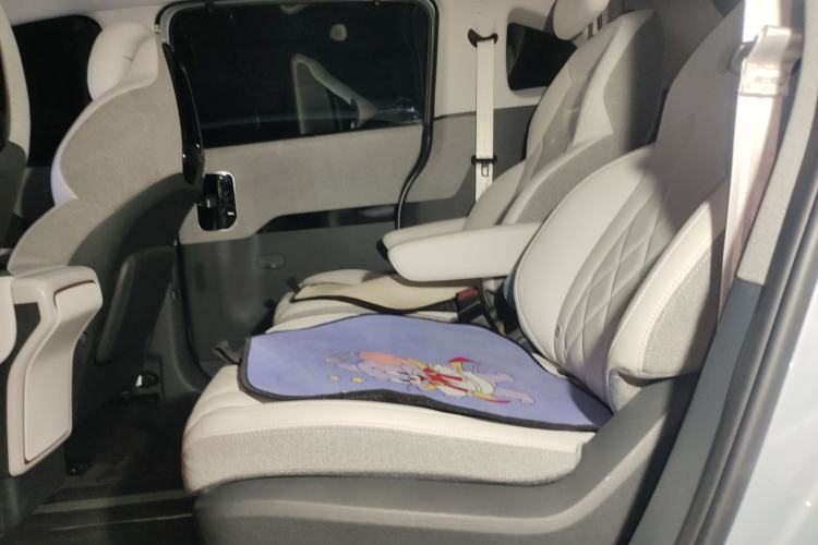 Used ARCFOX Kaola 2023 Parent-Child Edition Pro Left Rear Seat