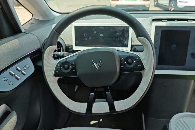 Used ARCFOX Kaola 2023 Family Edition Pro Steering Wheel