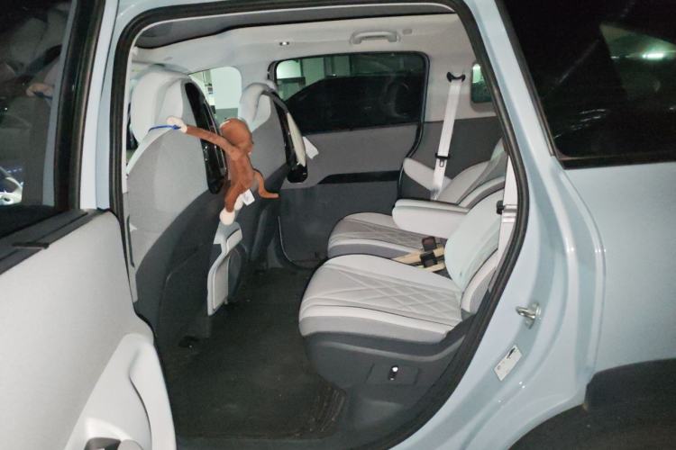 Used ARCFOX Kaola 2023 Family Edition Pro Left Rear Seat