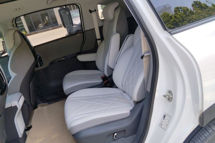 Used ARCFOX Kaola 2023 Family Edition Pro Left Rear Seat