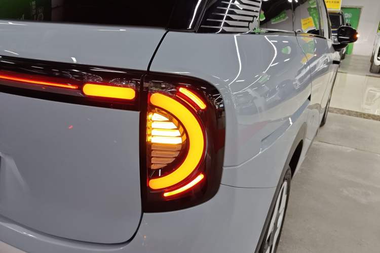 Used ARCFOX Kaola 2023 Family Edition Right Rear Taillight