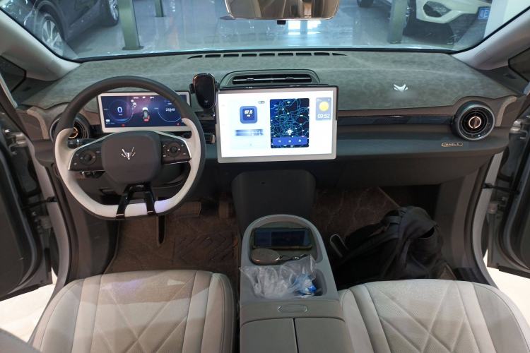 Used ARCFOX Kaola 2023 Family Edition Interior 2