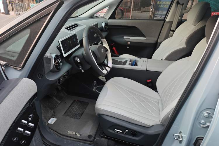 Used ARCFOX Kaola 2023 Family Edition Pro Interior 3