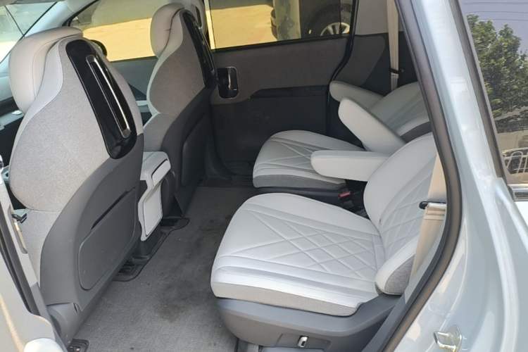 Used ARCFOX Kaola 2023 Family Edition Pro Left Rear Seat