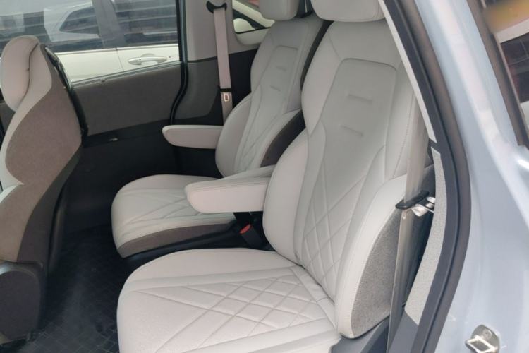 Used ARCFOX Kaola 2023 Family Edition Pro Left Rear Seat
