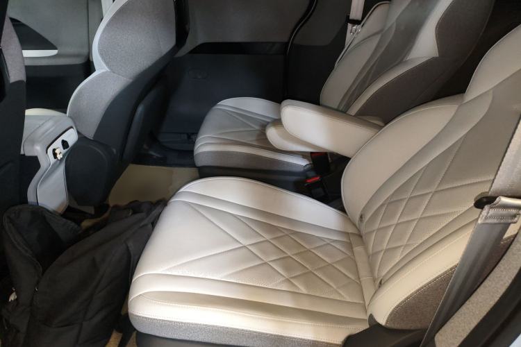 Used ARCFOX Kaola 2023 Family Edition Pro Left Rear Seat