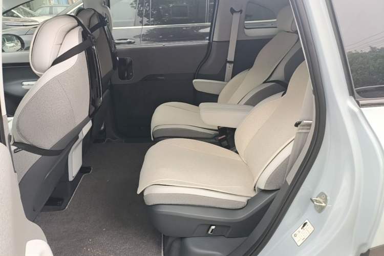 Used ARCFOX Kaola 2023 Family Edition Left Rear Seat