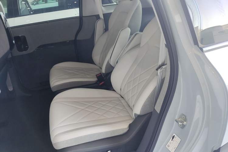 Used ARCFOX Kaola 2023 Family Edition Pro Left Rear Seat