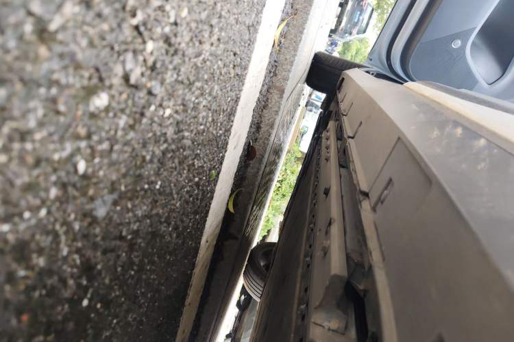 Used ARCFOX Kaola 2023 Family Edition Left Side Sill