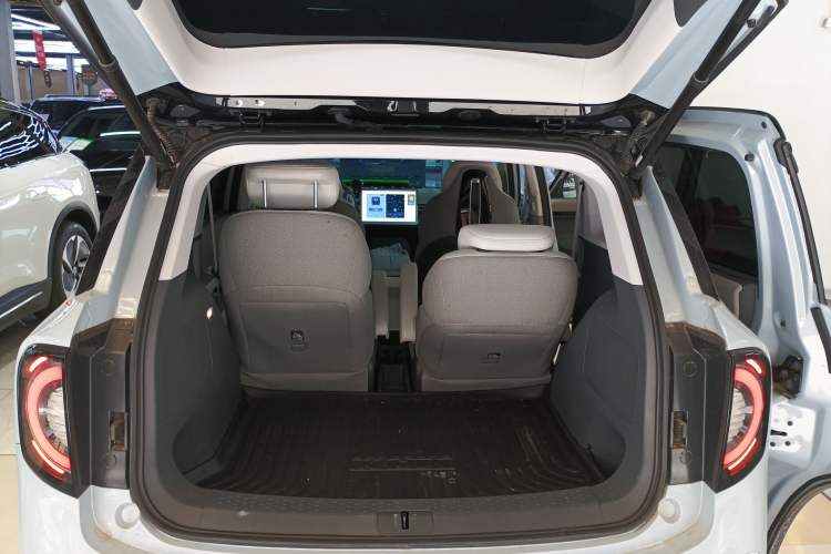 Used ARCFOX Kaola 2023 Family Edition Trunk