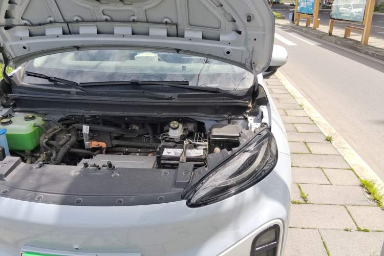 Used ARCFOX Kaola 2023 Family Edition Pro Engine Bay Left