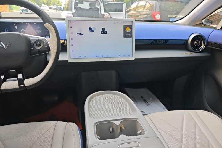 Used ARCFOX Kaola 2023 Family Edition Audio And AC Panel