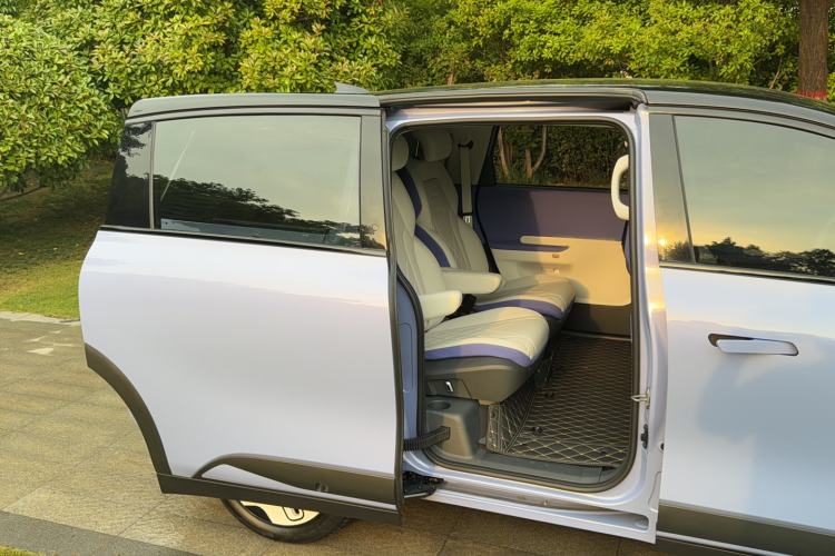 Used ARCFOX Kaola 2023 Family Edition Pro Interior 13