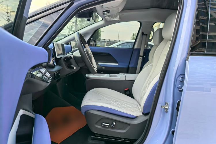 Used ARCFOX Kaola 2023 Family Edition Interior 2