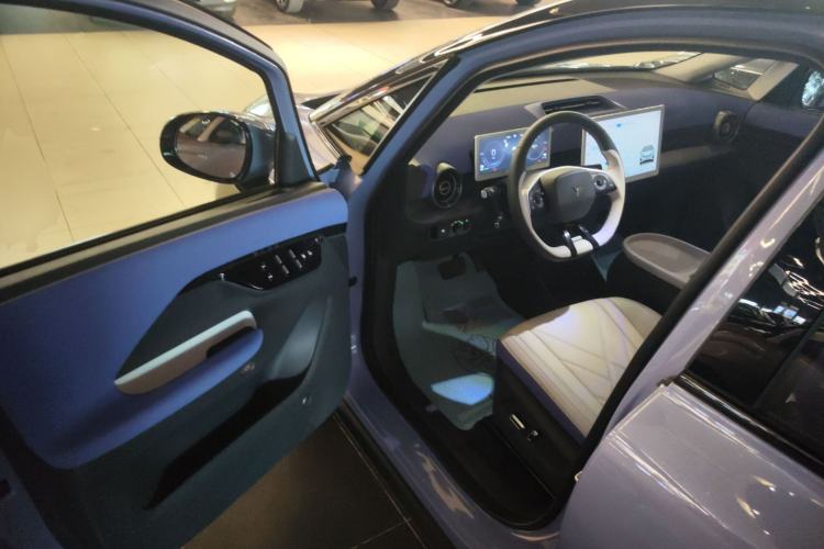 Used ARCFOX Kaola 2023 Family Edition Interior 3