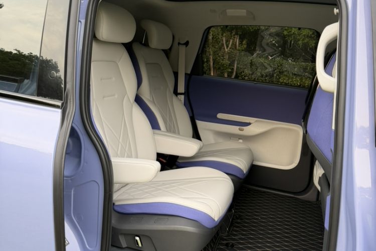 Used ARCFOX Kaola 2023 Family Edition Pro Interior 4