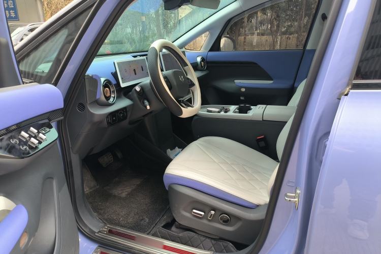 Used ARCFOX Kaola 2023 Family Edition Pro Interior 4