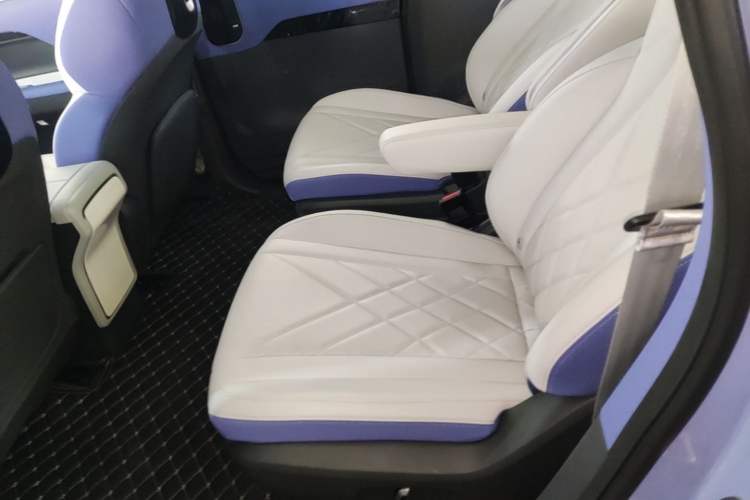 Used ARCFOX Kaola 2023 Family Edition Pro Left Rear Seat