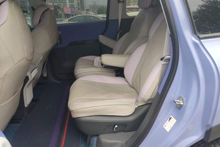 Used ARCFOX Kaola 2023 Family Edition Pro Left Rear Seat
