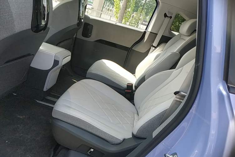 Used ARCFOX Kaola 2023 Parent-Child Edition Pro Left Rear Seat