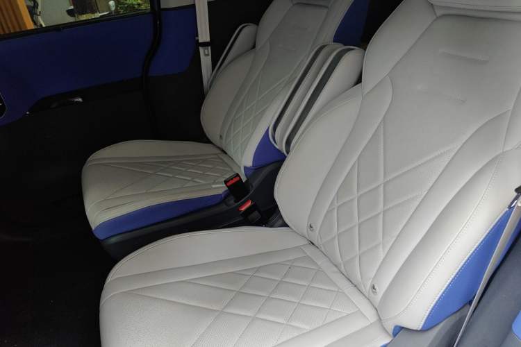 Used ARCFOX Kaola 2023 Family Edition Left Rear Seat