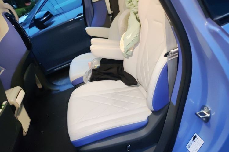 Used ARCFOX Kaola 2023 Family Edition Pro Left Rear Seat