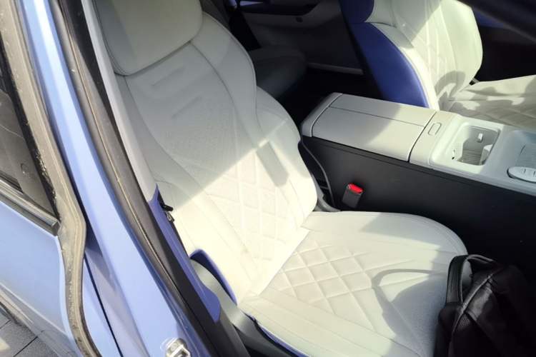 Used ARCFOX Kaola 2023 Family Edition Right Front Seat