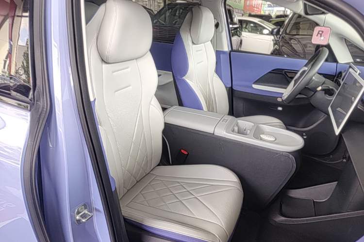 Used ARCFOX Kaola 2023 Family Edition Right Front Seat