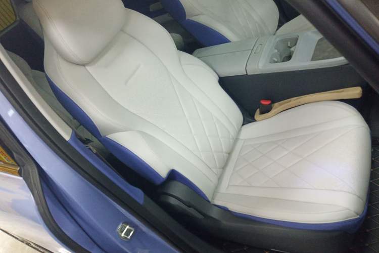 Used ARCFOX Kaola 2023 Family Edition Pro Right Front Seat