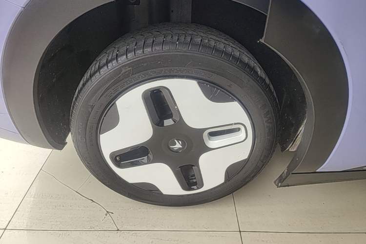 Used ARCFOX Kaola 2023 Family Edition Right Rear Wheel Hub