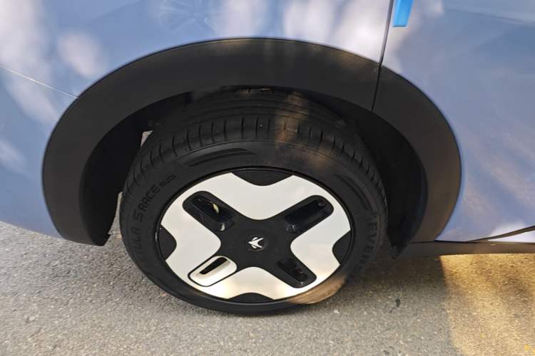 Used ARCFOX Kaola 2023 Family Edition Right Rear Wheel Hub