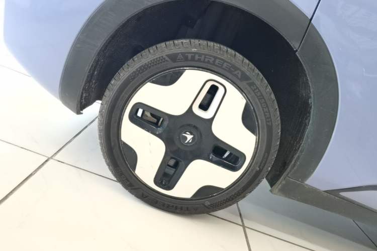 Used ARCFOX Kaola 2023 Family Edition Right Rear Wheel Hub