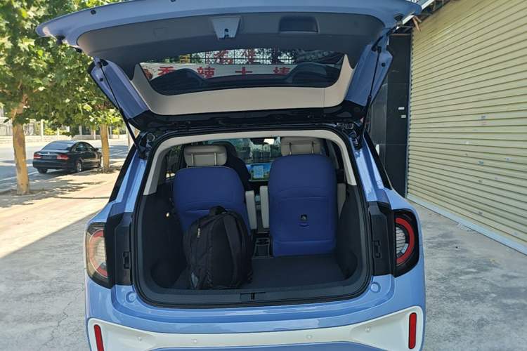 Used ARCFOX Kaola 2023 Family Edition Trunk