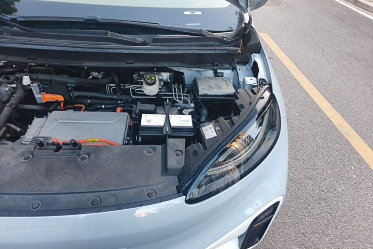 Used ARCFOX Kaola 2023 Family Edition Pro Engine Bay Left