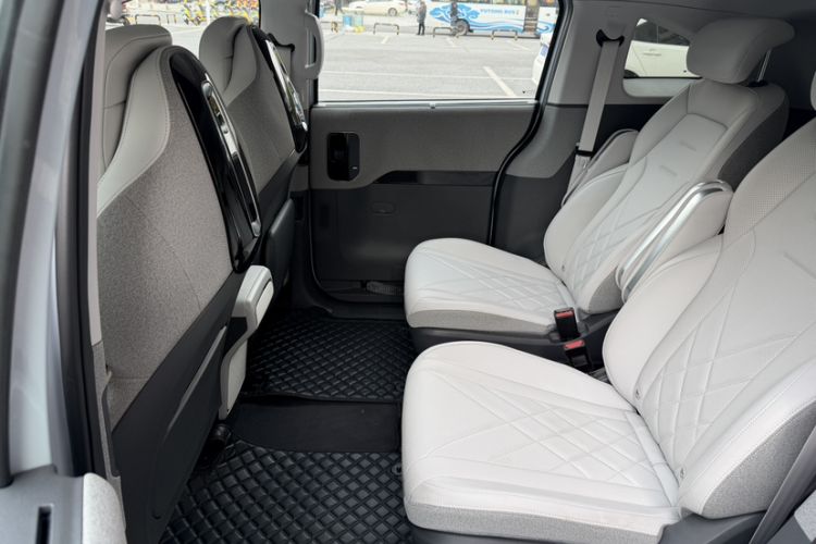 Used ARCFOX Kaola 2023 Family Edition Interior 2