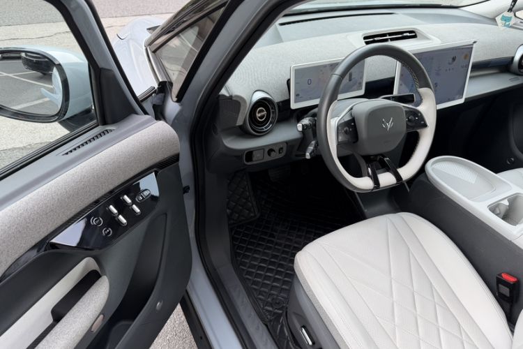 Used ARCFOX Kaola 2023 Family Edition Interior 3
