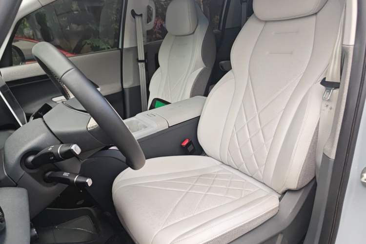 Used ARCFOX Kaola 2023 Family Edition Left Front Seat