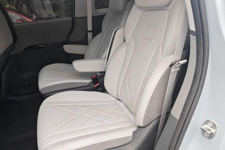 Used ARCFOX Kaola 2023 Family Edition Left Rear Seat