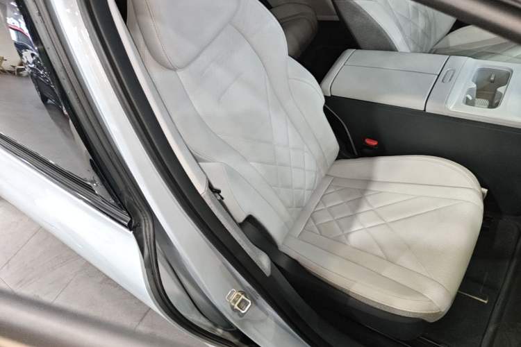 Used ARCFOX Kaola 2023 Family Edition Pro Right Front Seat