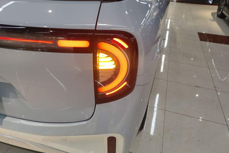 Used ARCFOX Kaola 2023 Family Edition Pro Right Rear Taillight