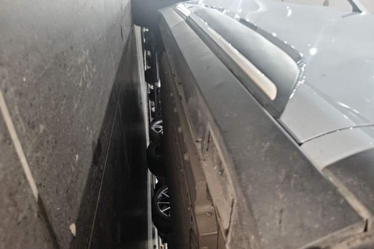 Used ARCFOX Kaola 2023 Family Edition Pro Right Side Sill
