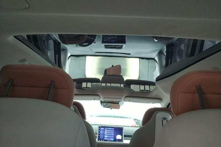 Used ARCFOX Kaola 2023 Family Edition Headliner