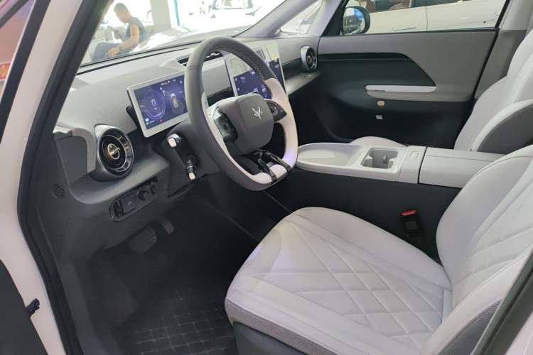 Used ARCFOX Kaola 2023 Family Edition Pro Interior 2