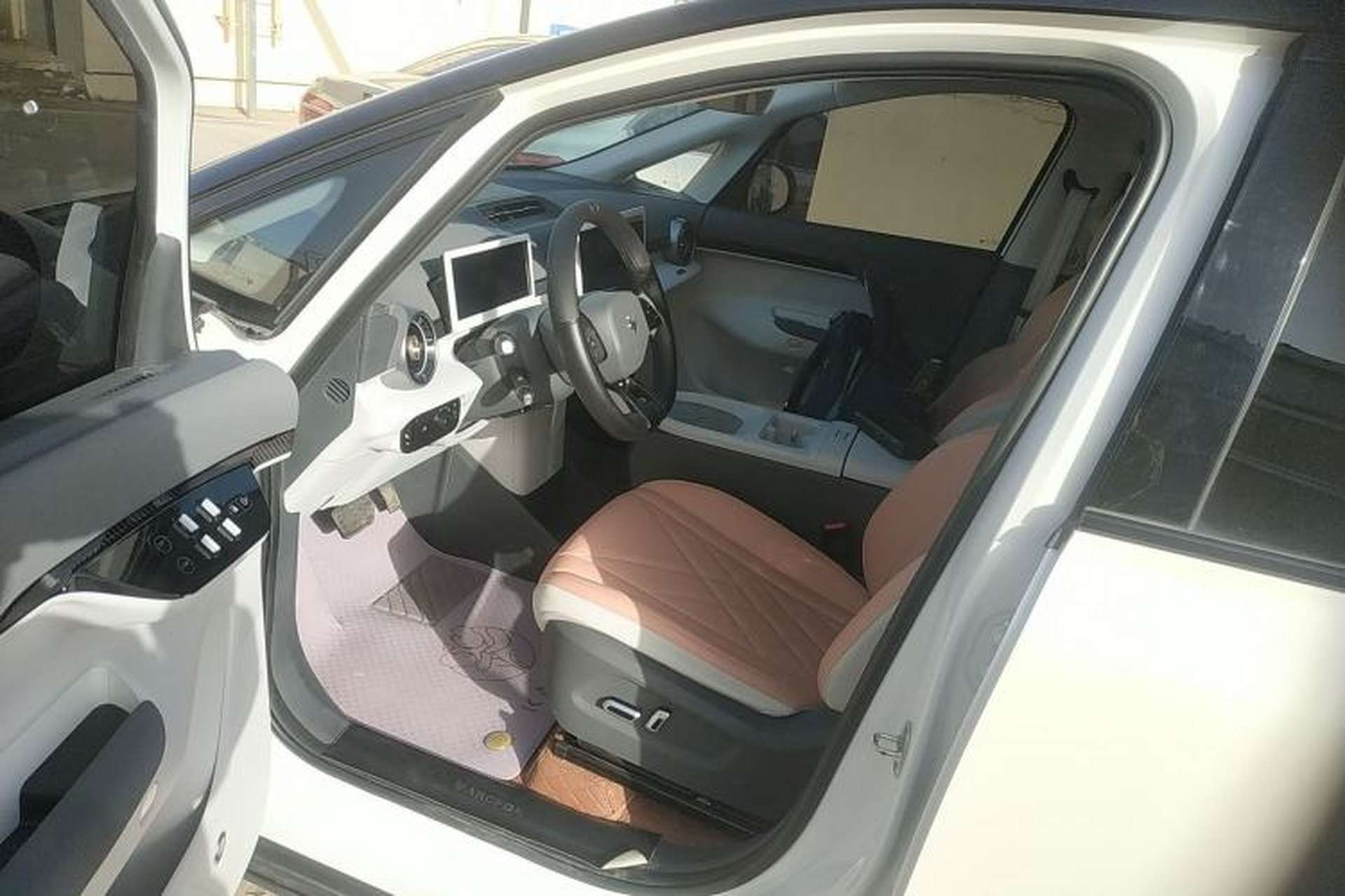 Used ARCFOX Kaola 2023 Family Edition Interior 3