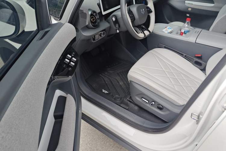 Used ARCFOX Kaola 2023 Family Edition Pro Interior 3