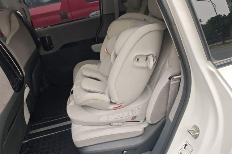 Used ARCFOX Kaola 2023 Parent-Child Edition Pro Interior 4
