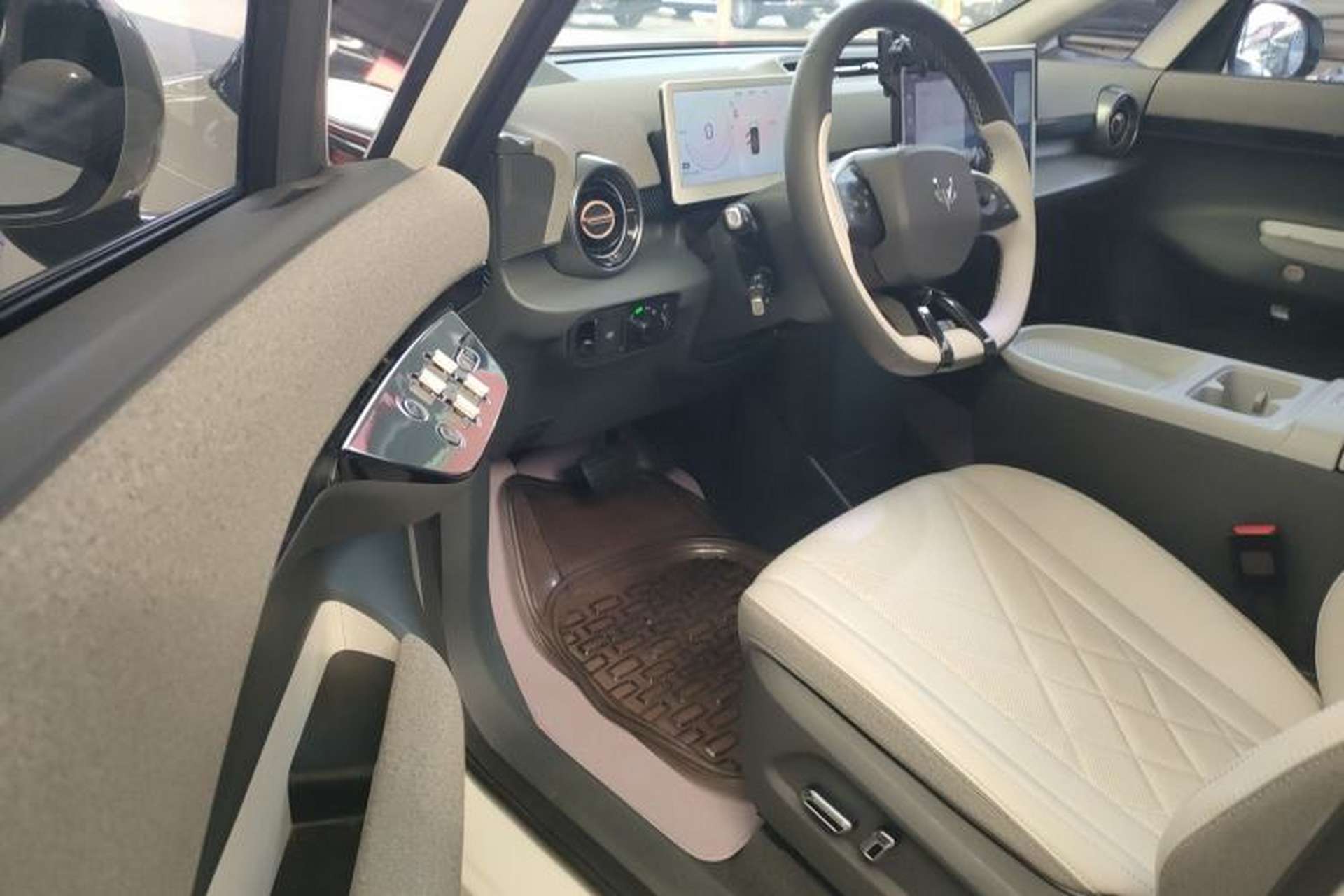 Used ARCFOX Kaola 2023 Family Edition Left Front Seat