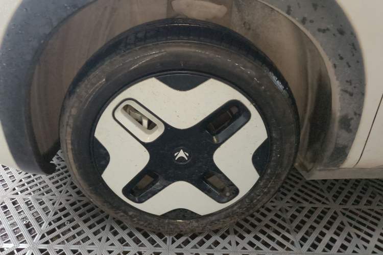 Used ARCFOX Kaola 2023 Family Edition Left Front Wheel Hub